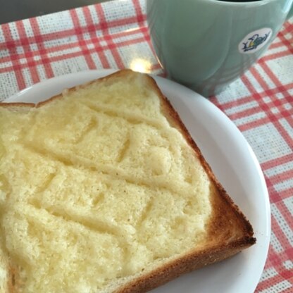 朝ごはんに作りました。ほんとにメロンパンみたい！甘くて美味しかったです(^O^)ごちそうさまでした！